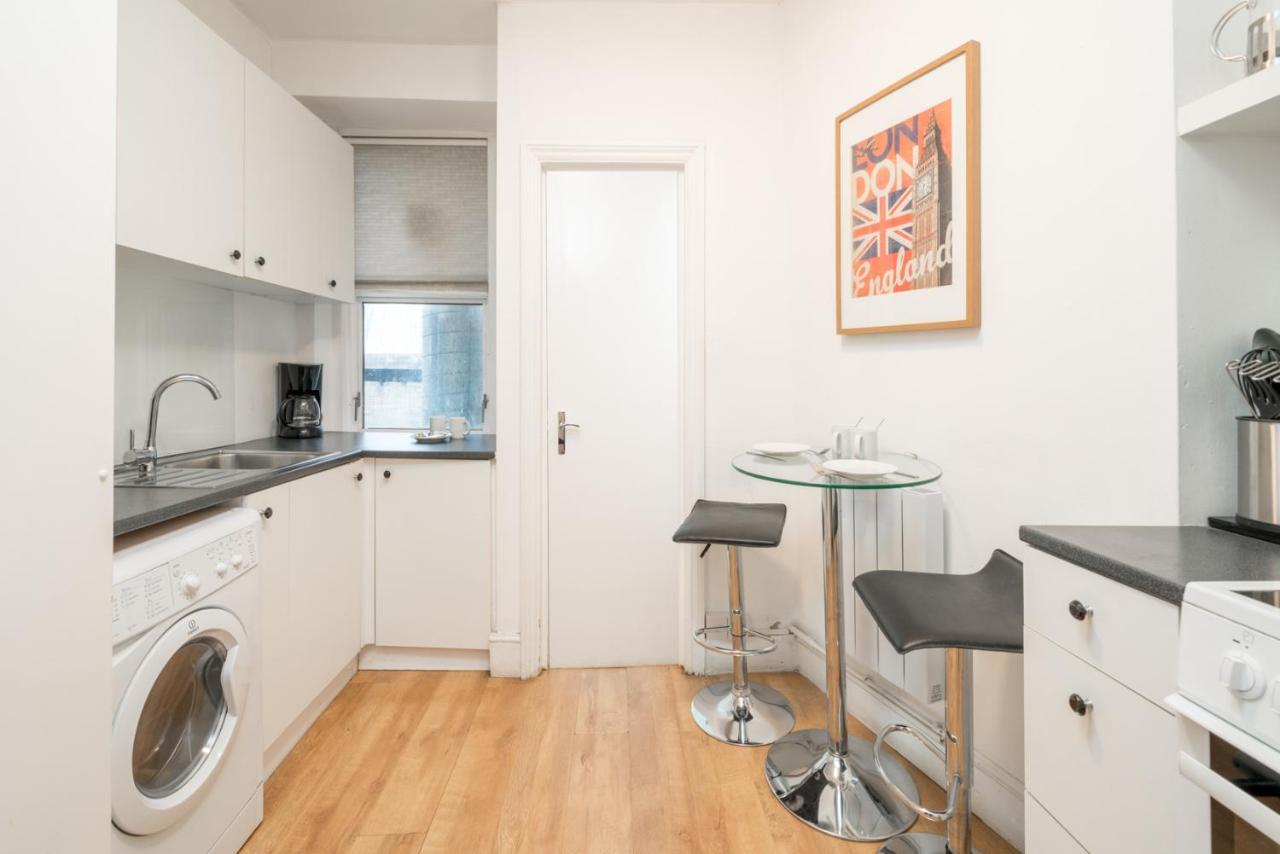 Soho & Covent Garden Apartment, Sleeps 3 London Exterior photo